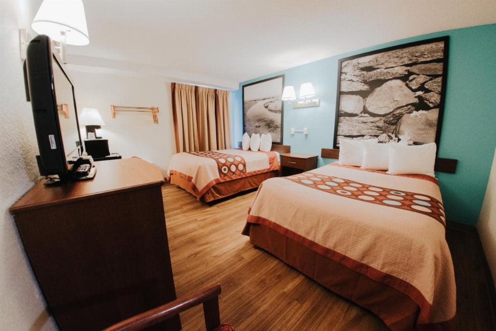 Super 8 by Wyndham Danbury Image 20