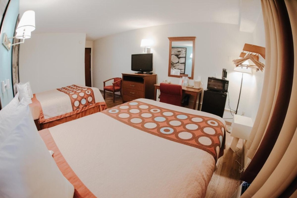Super 8 by Wyndham Danbury Image 22
