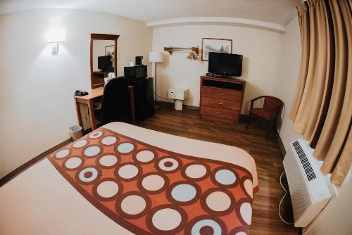 Super 8 by Wyndham Danbury image 23