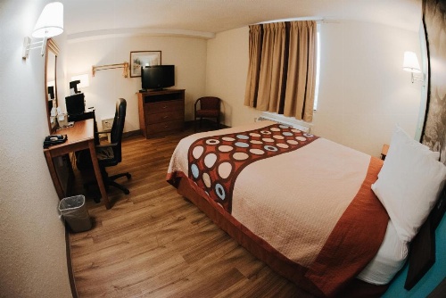 Super 8 by Wyndham Danbury image 24