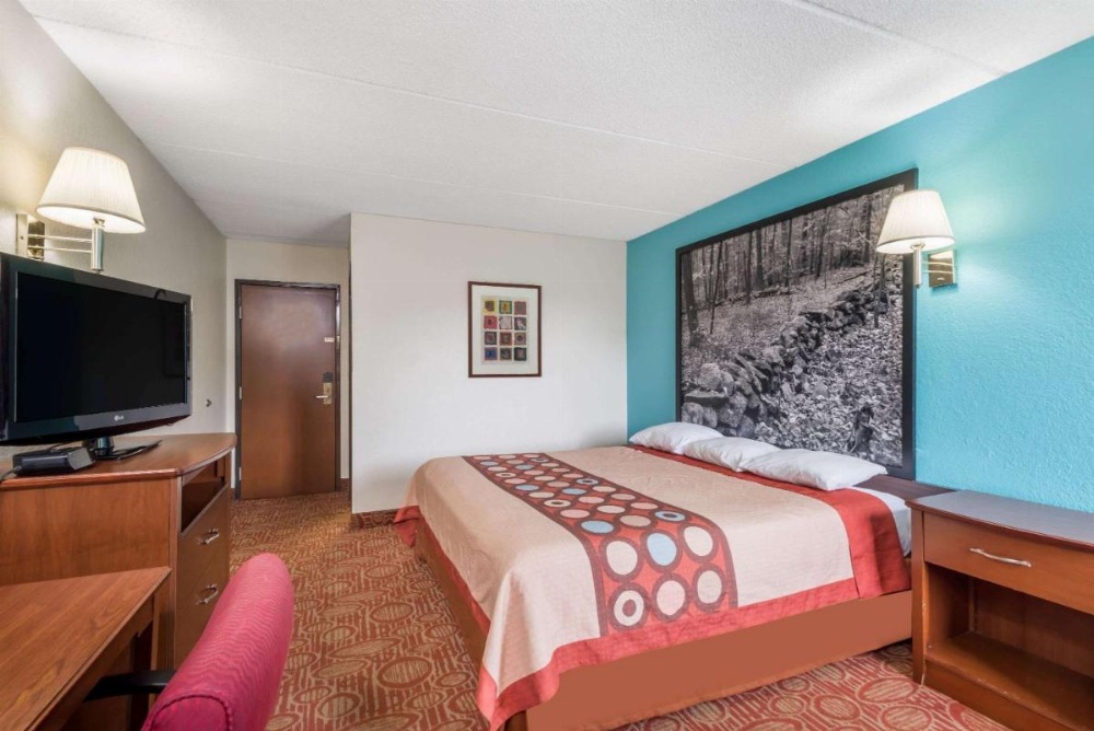 Super 8 by Wyndham Danbury Image 34